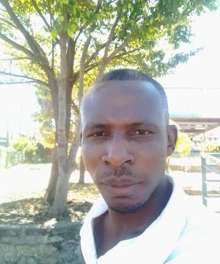 Charles Chola